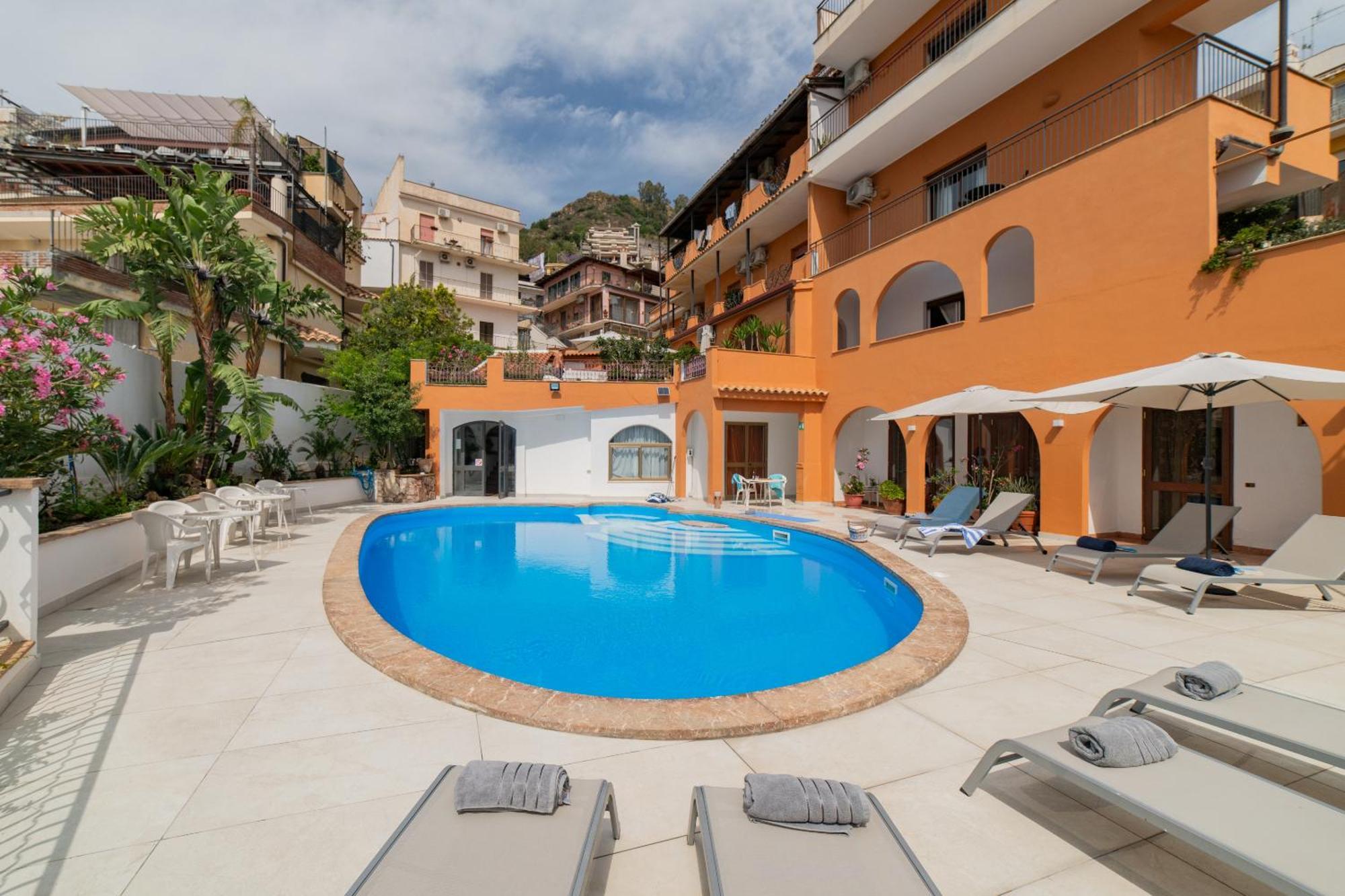 Casa Pertosa Bed & Breakfast Taormina Dış mekan fotoğraf