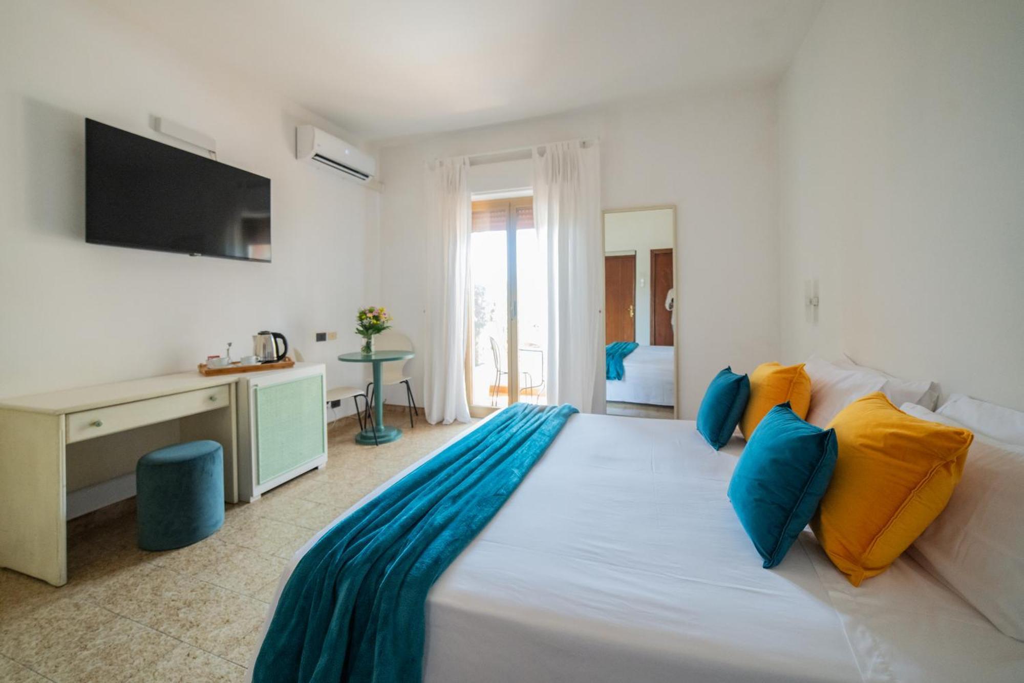 Casa Pertosa Bed & Breakfast Taormina Oda fotoğraf