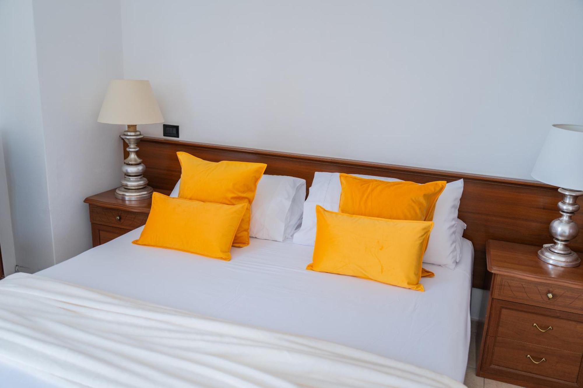 Casa Pertosa Bed & Breakfast Taormina Oda fotoğraf