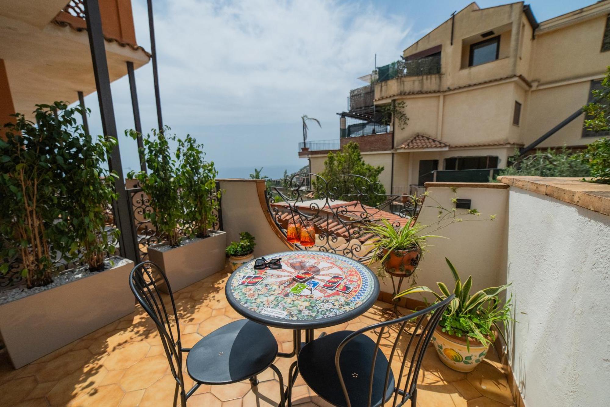 Casa Pertosa Bed & Breakfast Taormina Oda fotoğraf